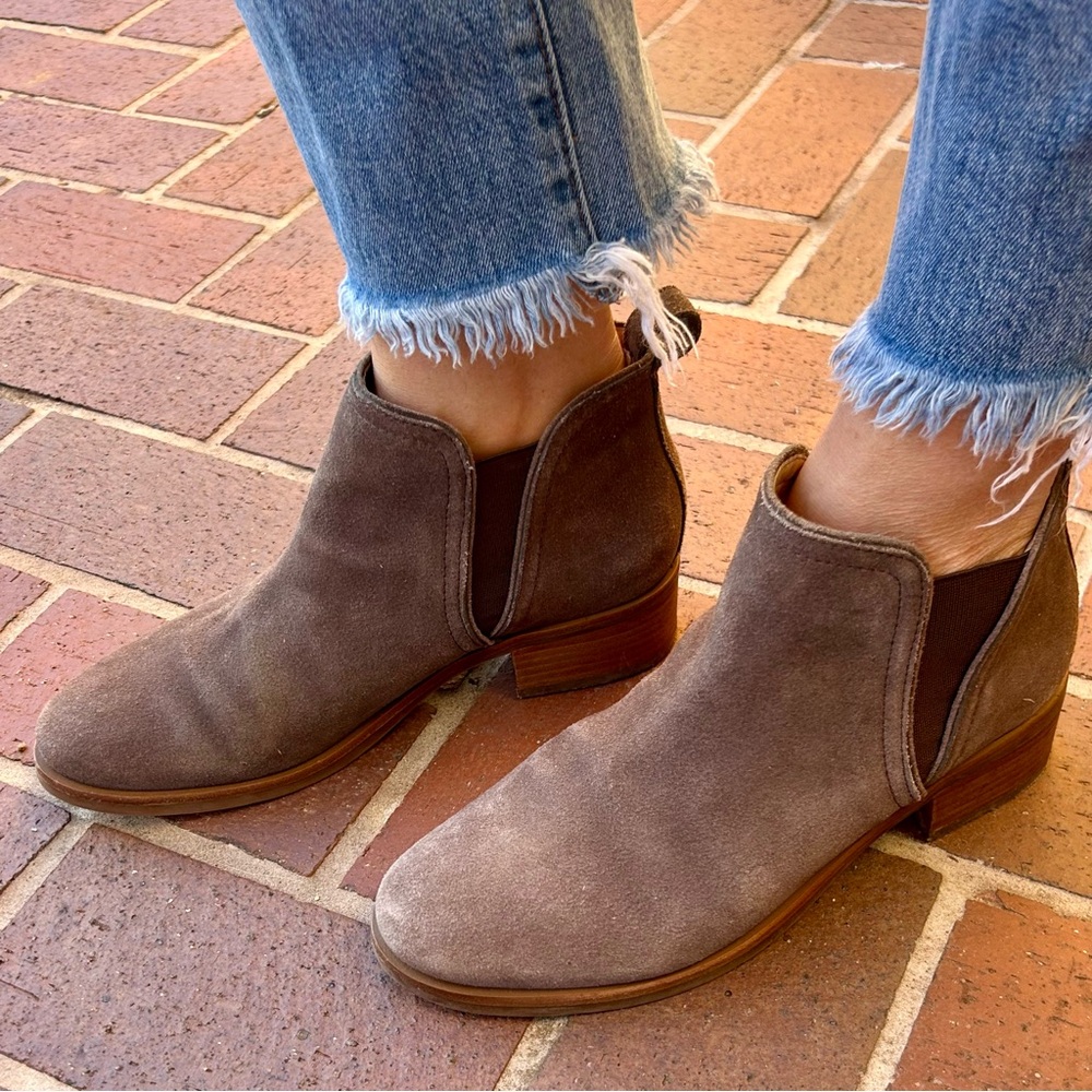 Lucky Brand Pogan Chelsea Boots Coffee Gray Brow Suede Size 8